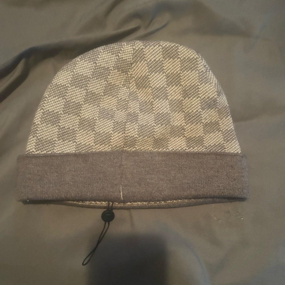 Louis Vuitton Gray Checkered beanie - Picture 2 of 4